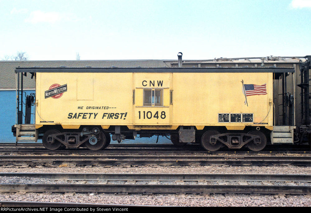 Chicago & Northwestern caboose CNW #11048